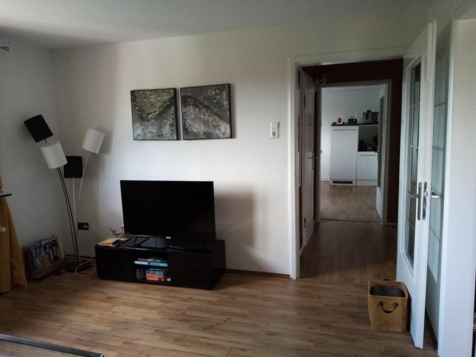 B 40 Apartment *